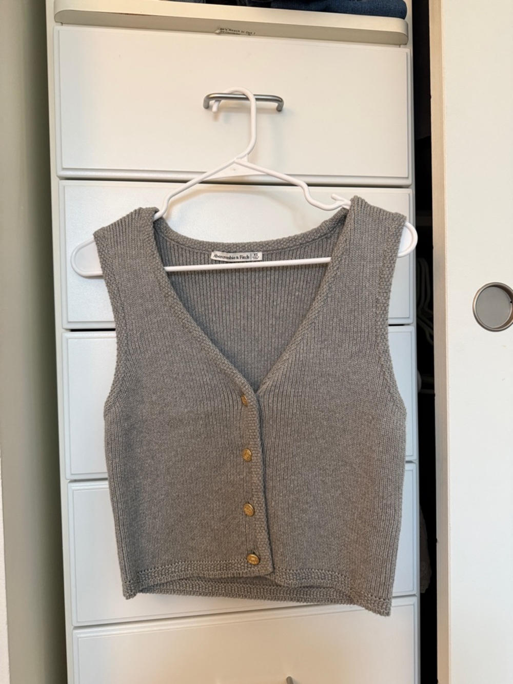 Abercrombie & Fitch Gray Knit Button-Front Tank
